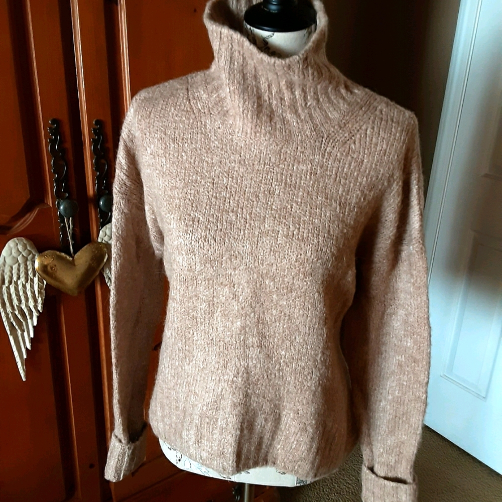 🤎 H & M Sweater